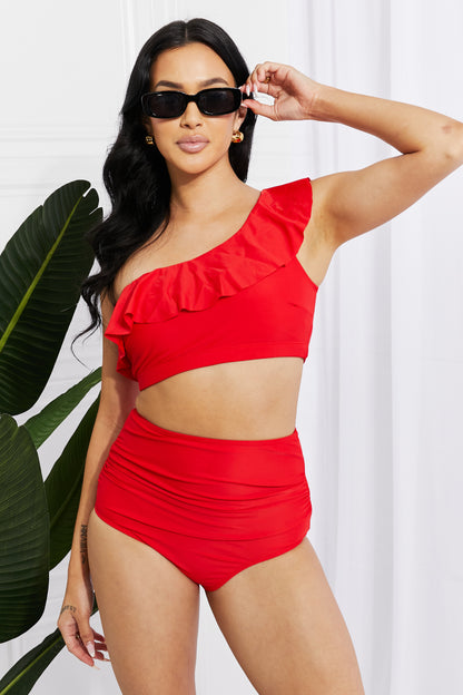 Bikini de un solo hombro con volantes en rojo de Seaside Romance